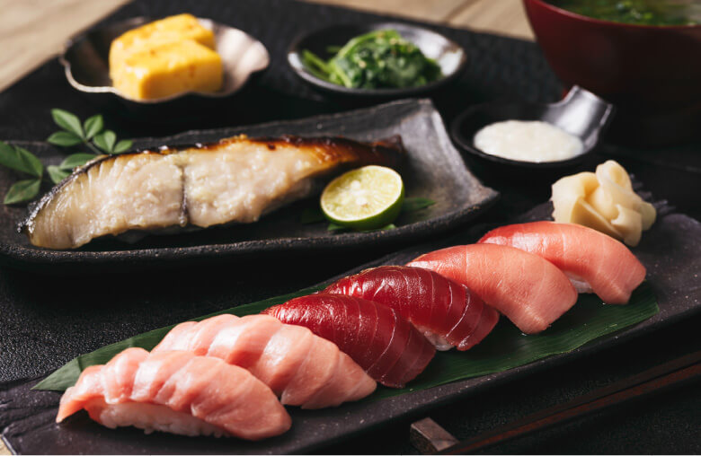 丸入御膳。焼津糀漬と焼津みなみまぐろ寿司を食べ比べ